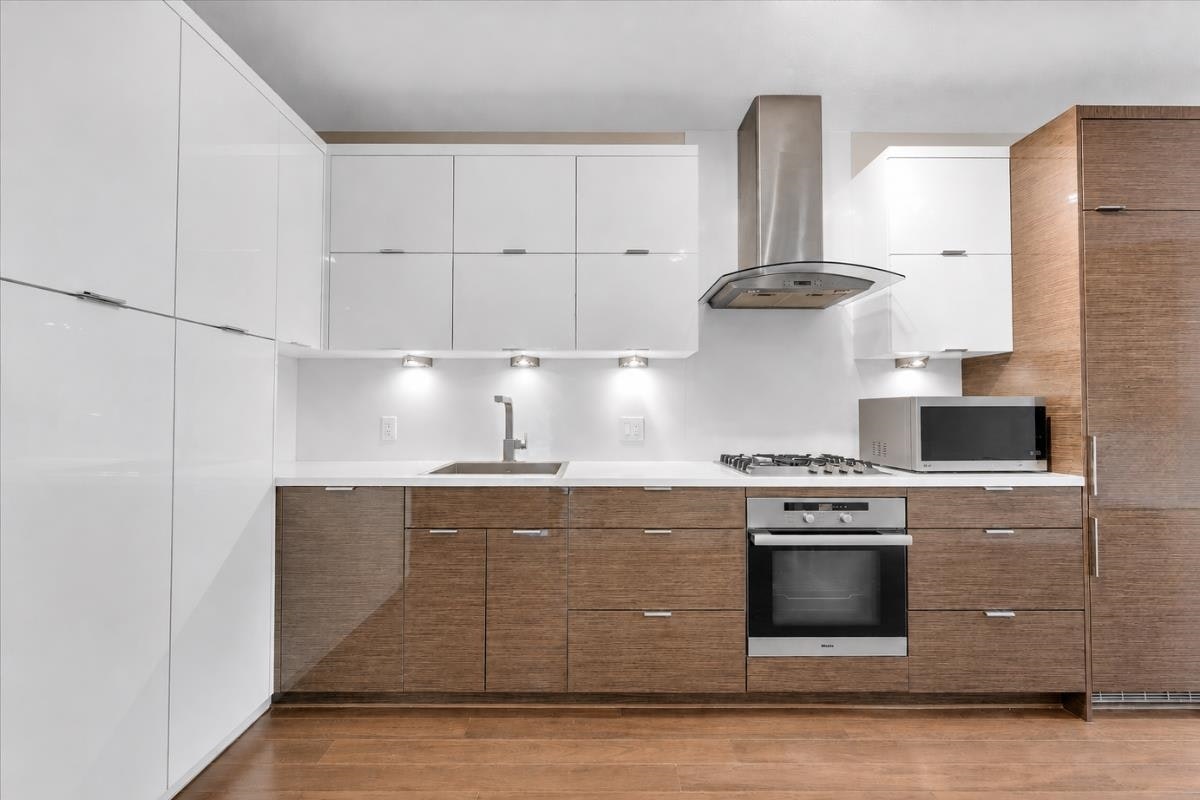 216-1777 W 7th Avenue - 2