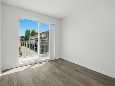 28-5900 Muir Drive - 4
