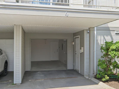 28-5900 Muir Drive - 3