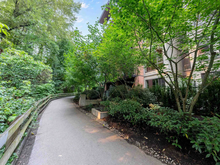 205-733 W 3rd Street, North Vancouver, BC, V7M 0C8 - 32