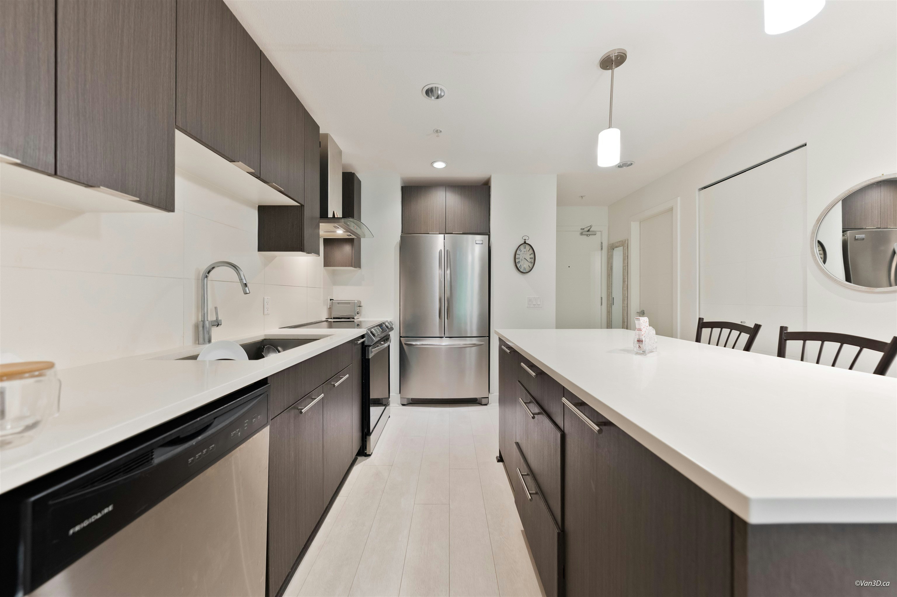 205-733 W 3rd Street, North Vancouver, BC, V7M 0C8 - 5