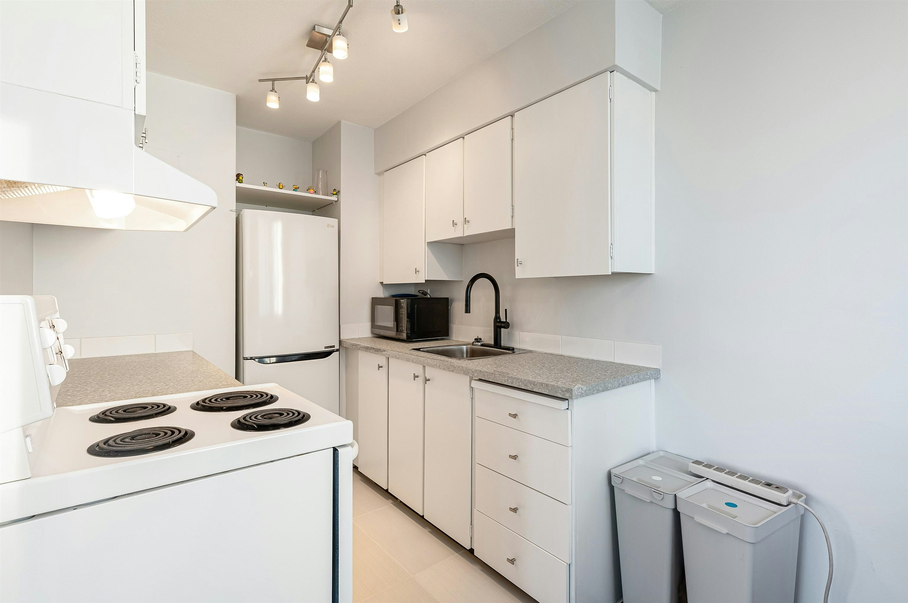 1505-1251 Cardero Street, Vancouver, BC, V6G 2H9 - 7