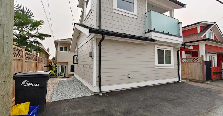 3-381 E 57 Avenue, Vancouver, BC, V5X 1S6