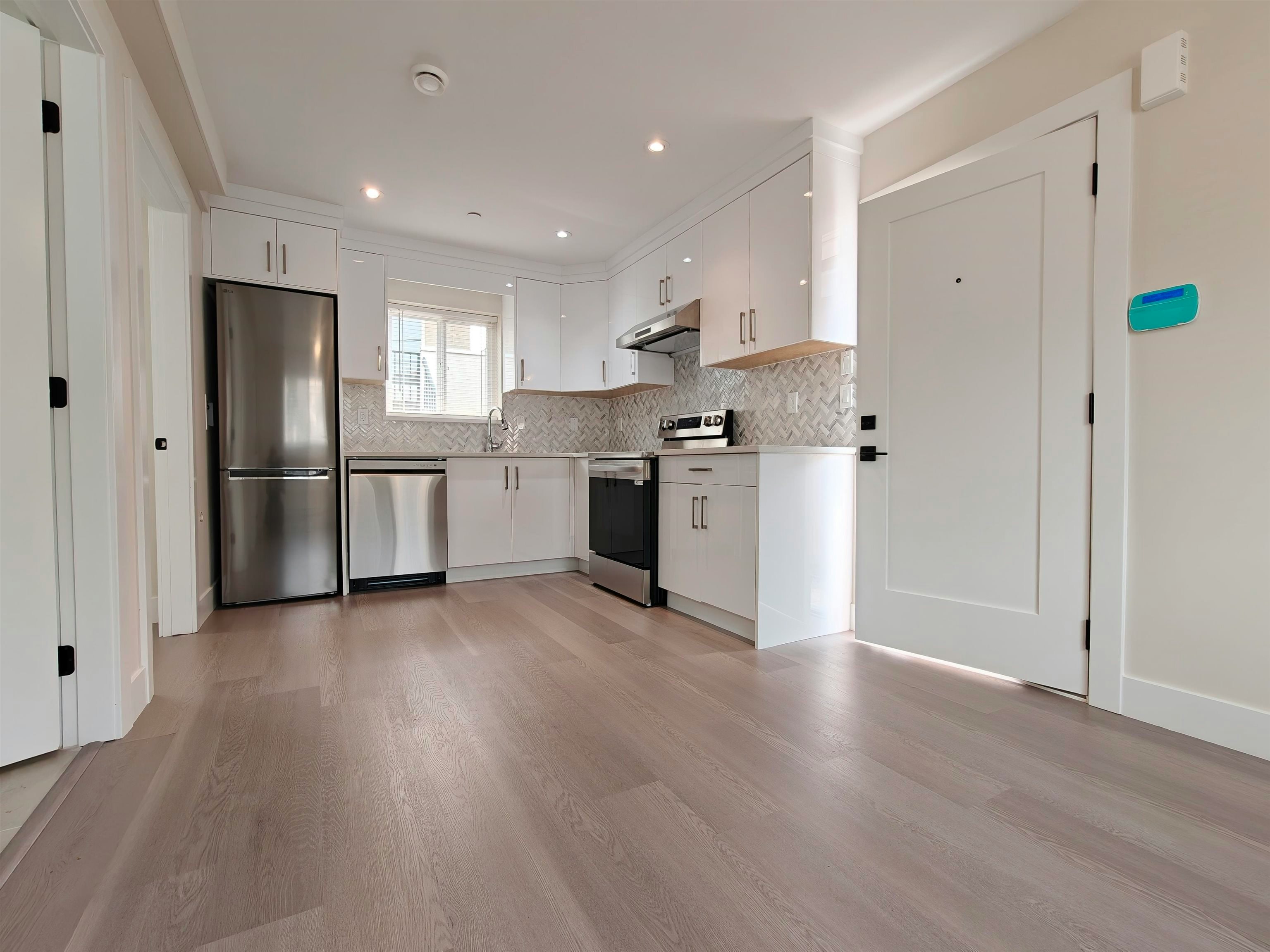 3-381 E 57 Avenue, Vancouver, BC, V5X 1S6 - 3