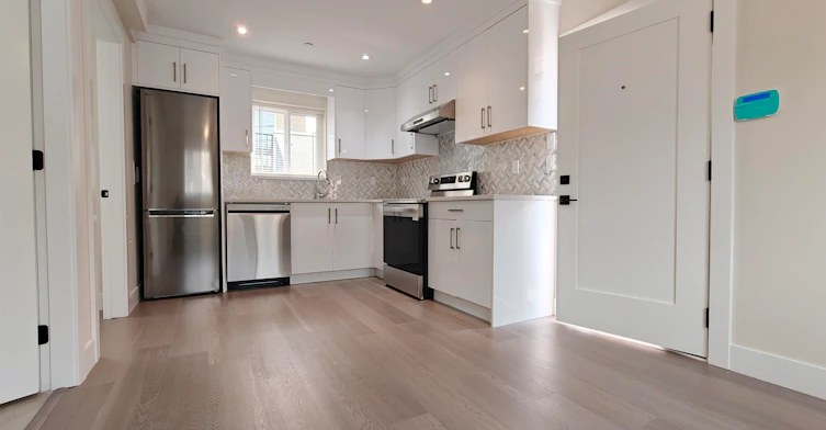 3-381 E 57 Avenue, Vancouver, BC, V5X 1S6 - 3