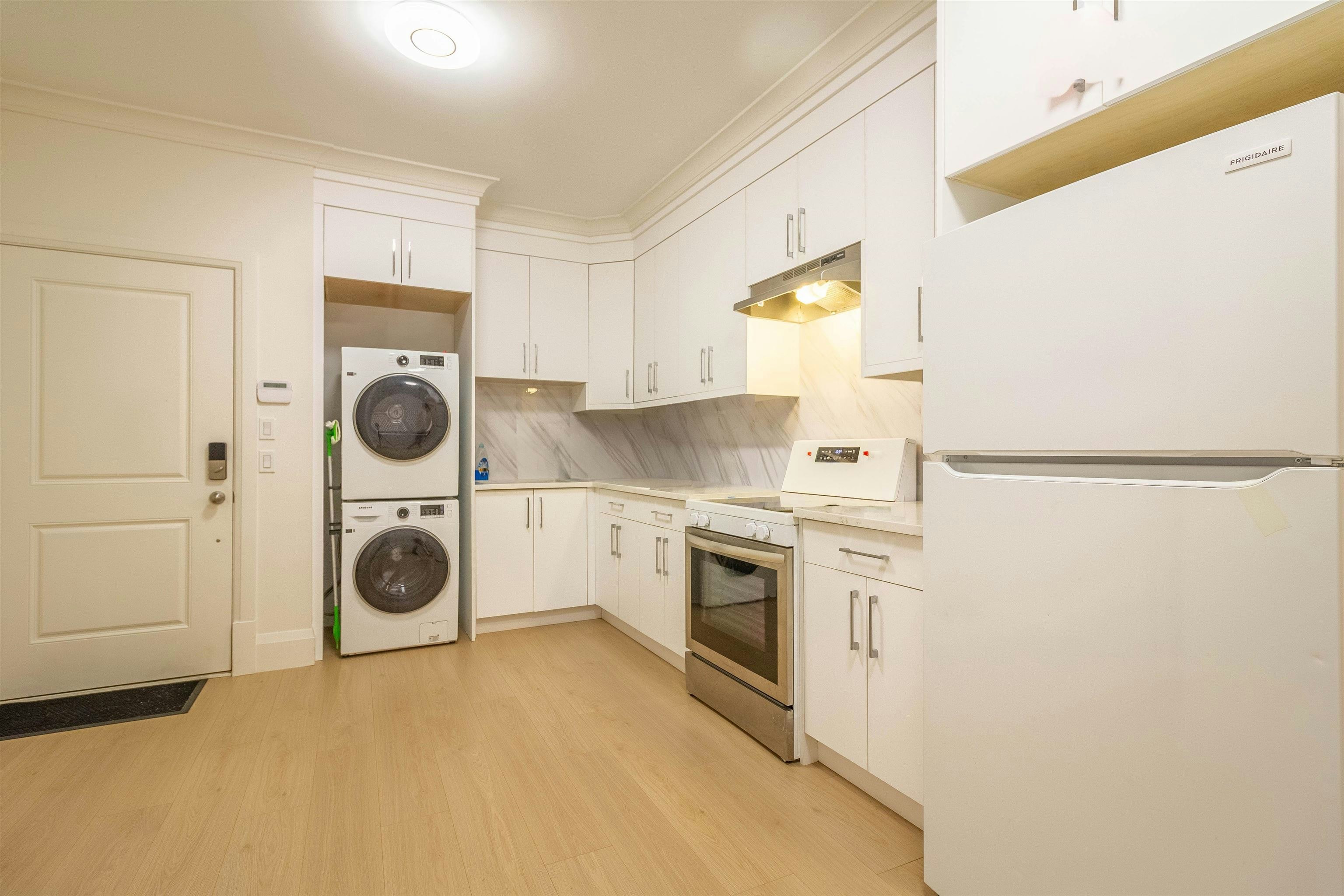 3907 Hertford Street, Burnaby, BC, V5G 2R5 - 31