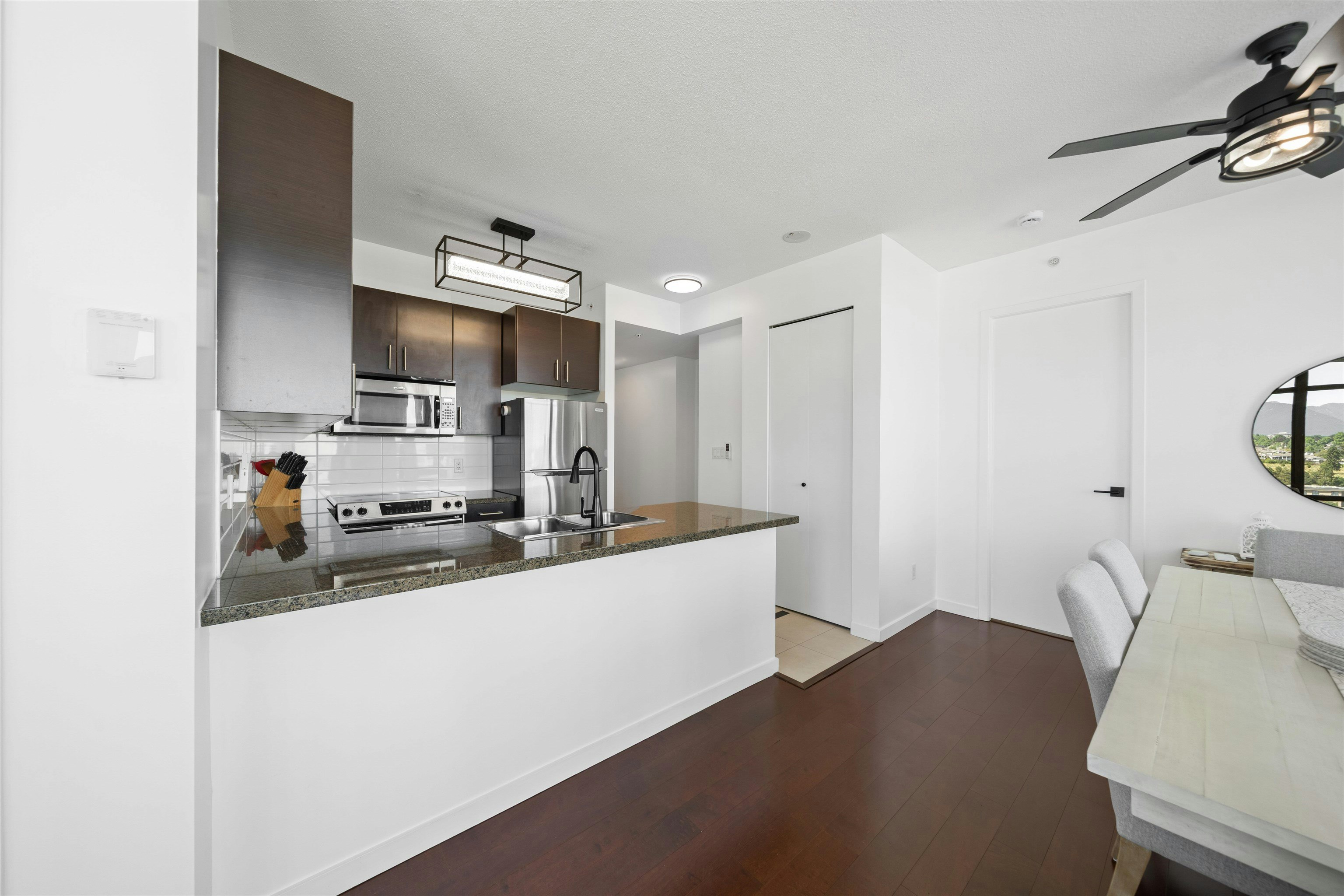 1801-4250 Dawson Street, Burnaby, BC, V5C 4B1 - 8