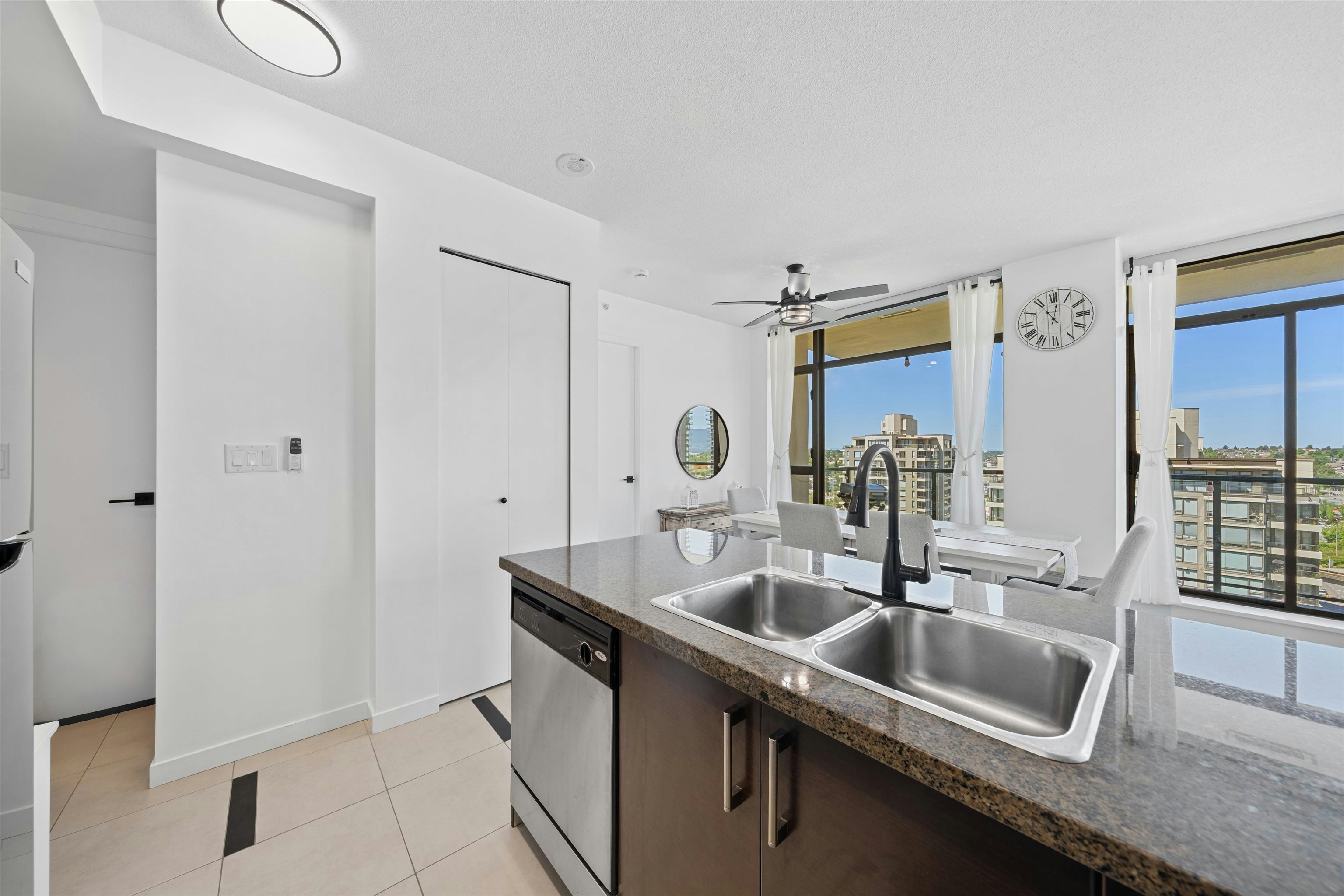 1801-4250 Dawson Street, Burnaby, BC, V5C 4B1 - 13