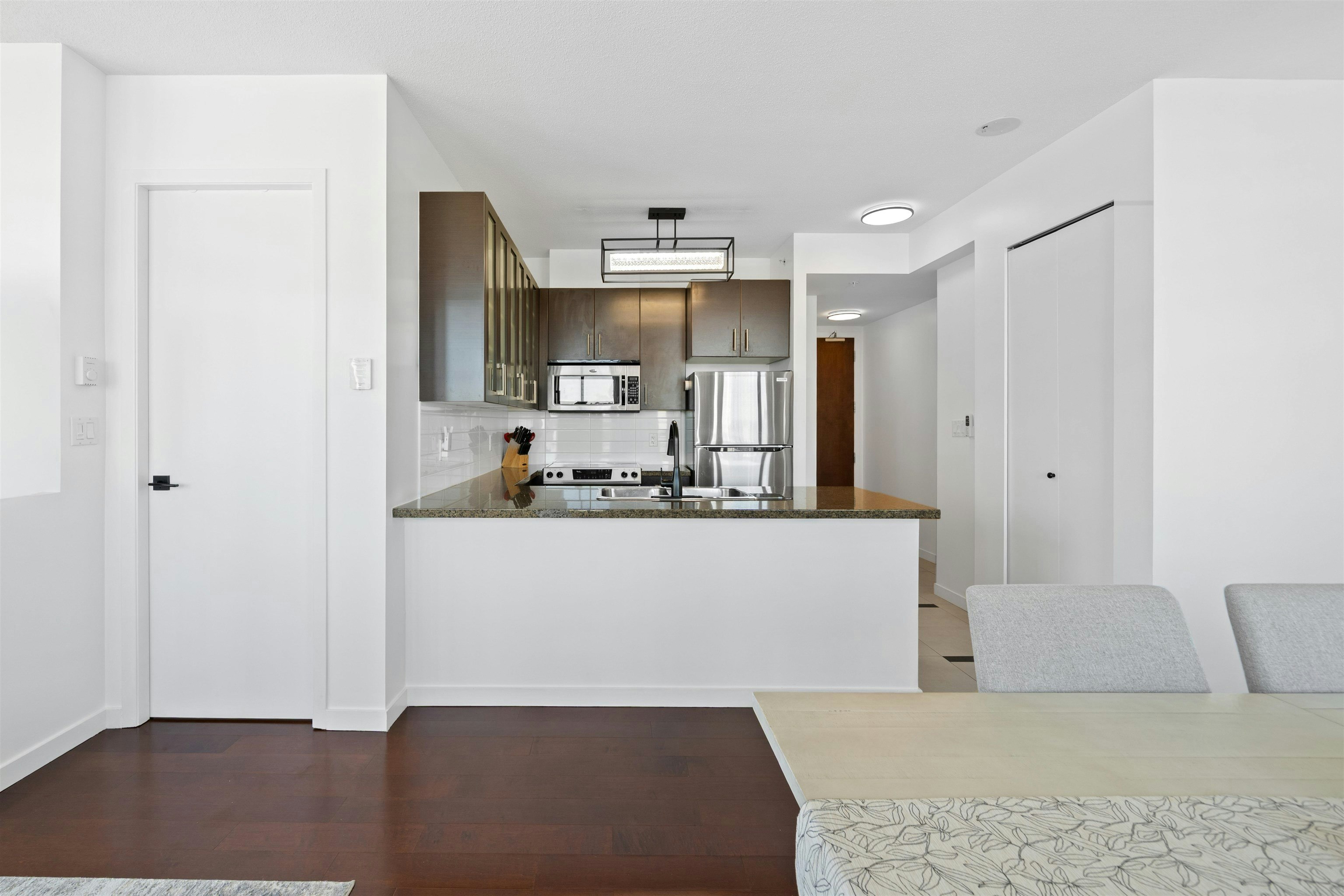 1801-4250 Dawson Street, Burnaby, BC, V5C 4B1 - 9