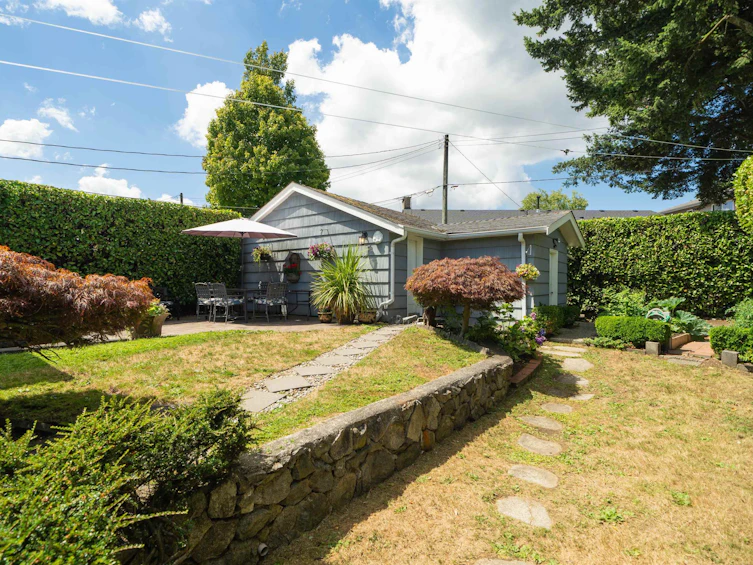 335 Churchill Avenue, New Westminster, BC, V3L 4P5 - 3