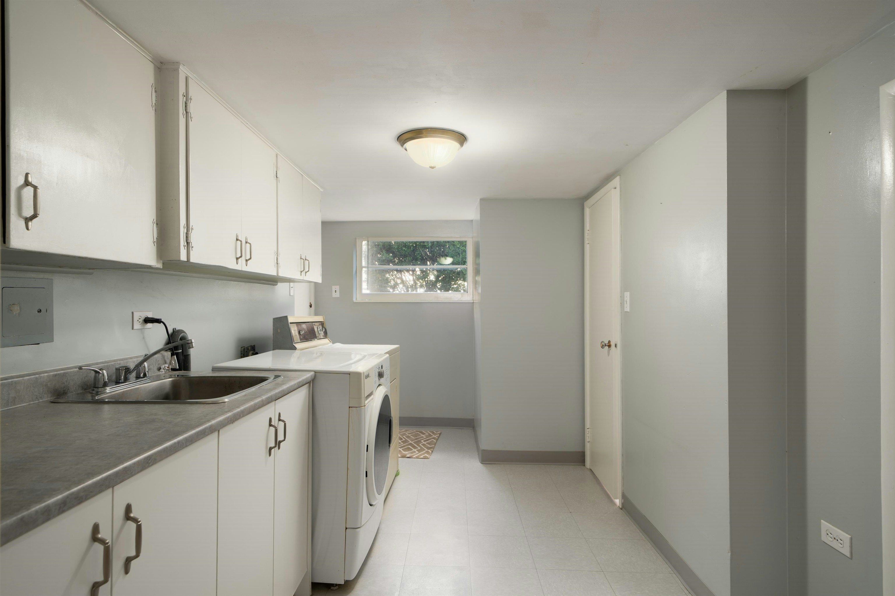 335 Churchill Avenue, New Westminster, BC, V3L 4P5 - 32