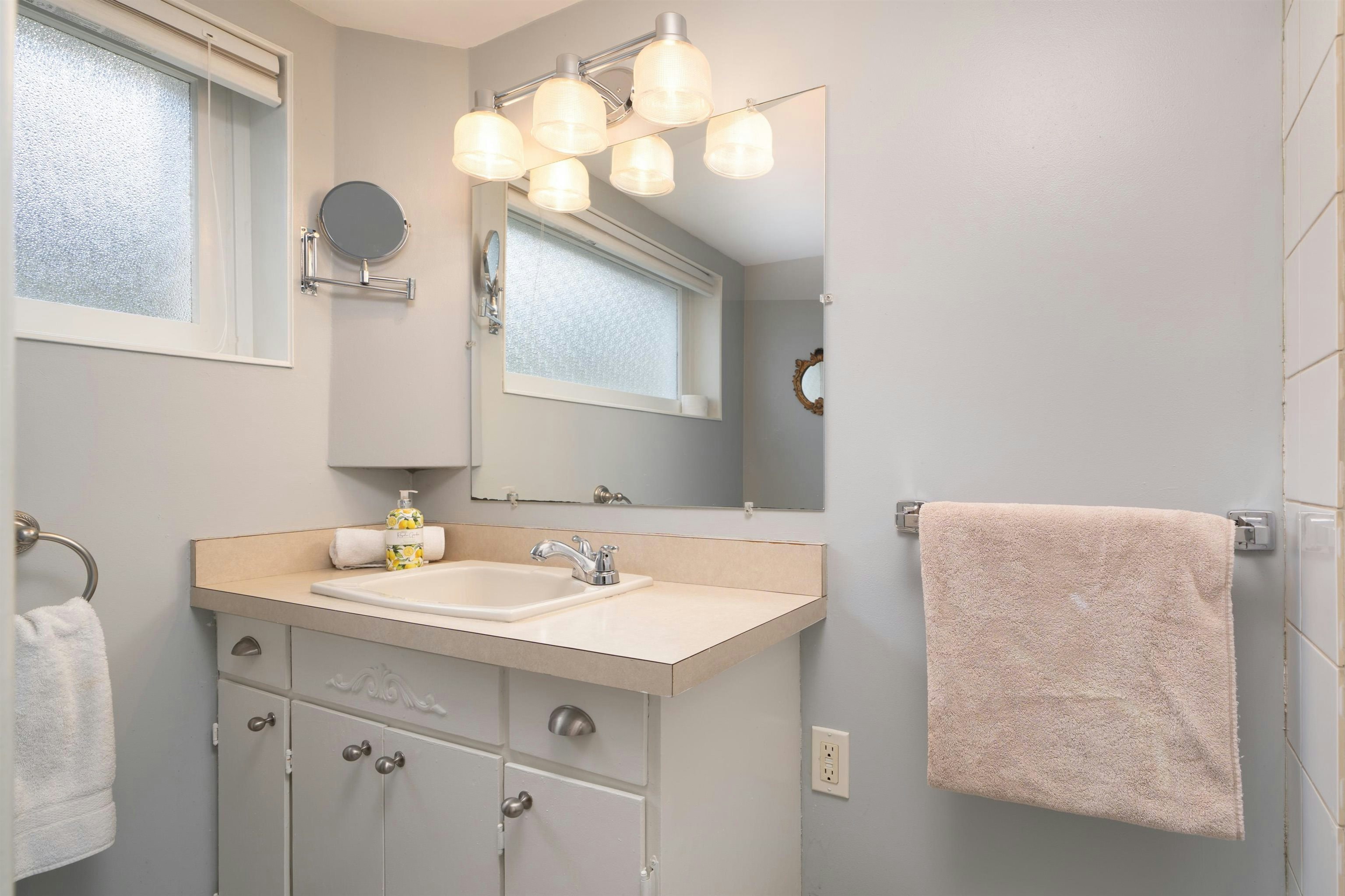 335 Churchill Avenue, New Westminster, BC, V3L 4P5 - 33