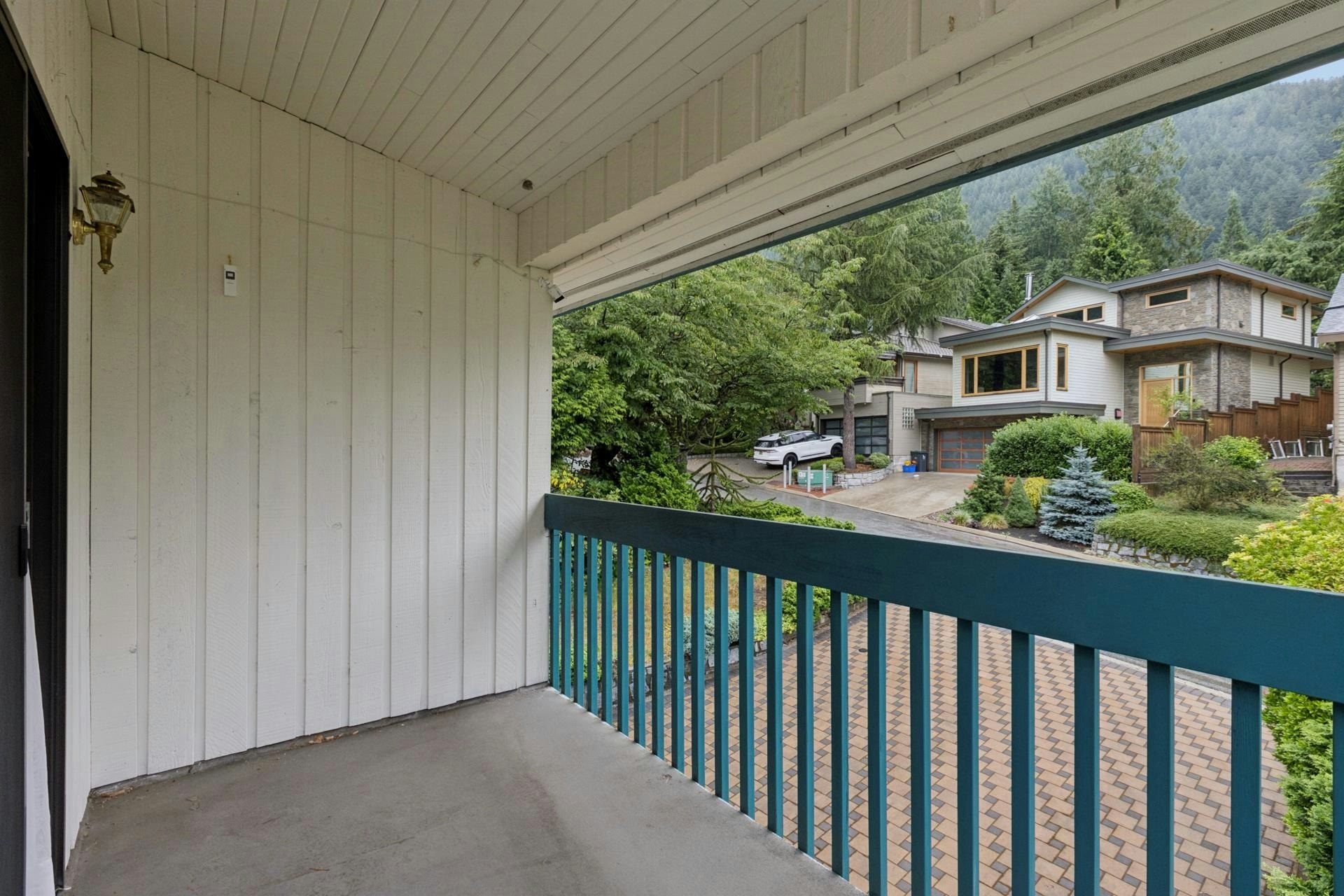 5609 White Pine Lane, North Vancouver, BC, V7R 4S1 - 10