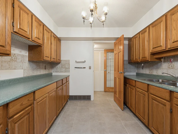 5609 White Pine Lane, North Vancouver, BC, V7R 4S1 - 28
