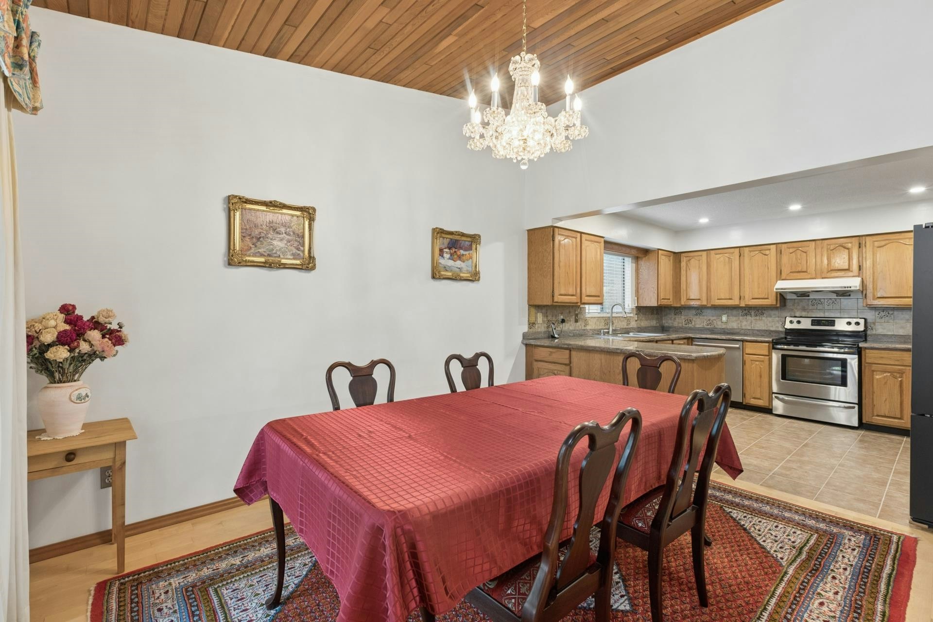 5609 White Pine Lane, North Vancouver, BC, V7R 4S1 - 14