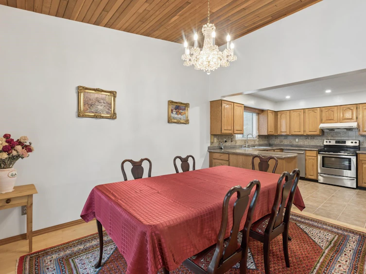 5609 White Pine Lane, North Vancouver, BC, V7R 4S1 - 14