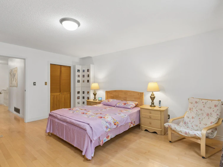 5609 White Pine Lane, North Vancouver, BC, V7R 4S1 - 21