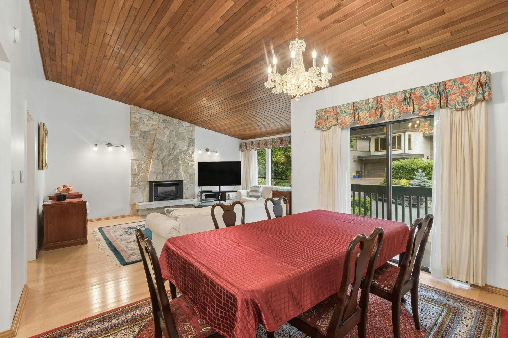 5609 White Pine Lane, North Vancouver, BC, V7R 4S1 - 7