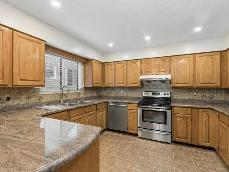 5609 White Pine Lane, North Vancouver, BC, V7R 4S1 - 15