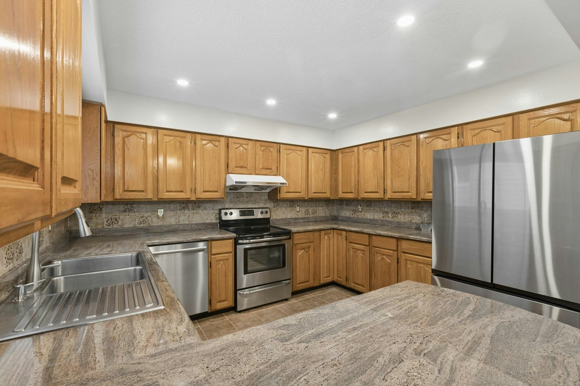 5609 White Pine Lane, North Vancouver, BC, V7R 4S1 - 17