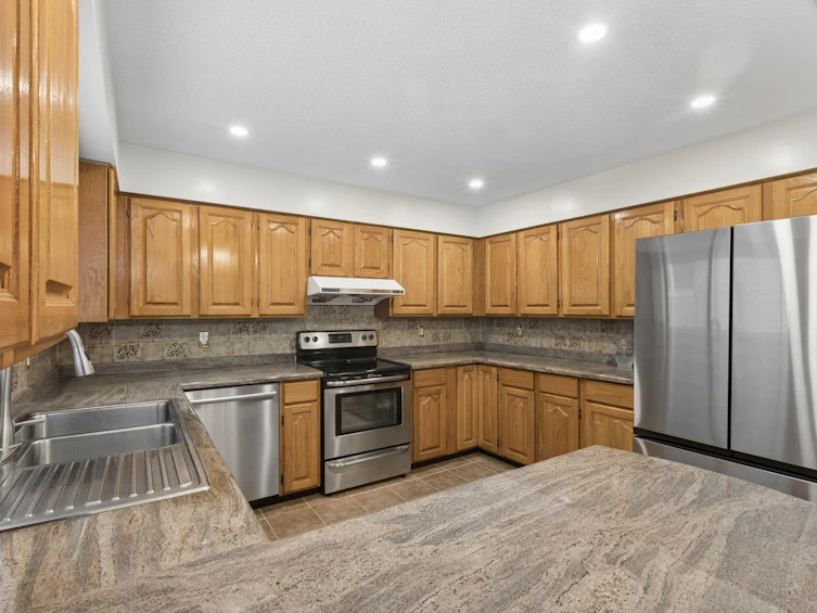 5609 White Pine Lane, North Vancouver, BC, V7R 4S1 - 17