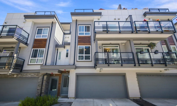 89-7947 209 Street
