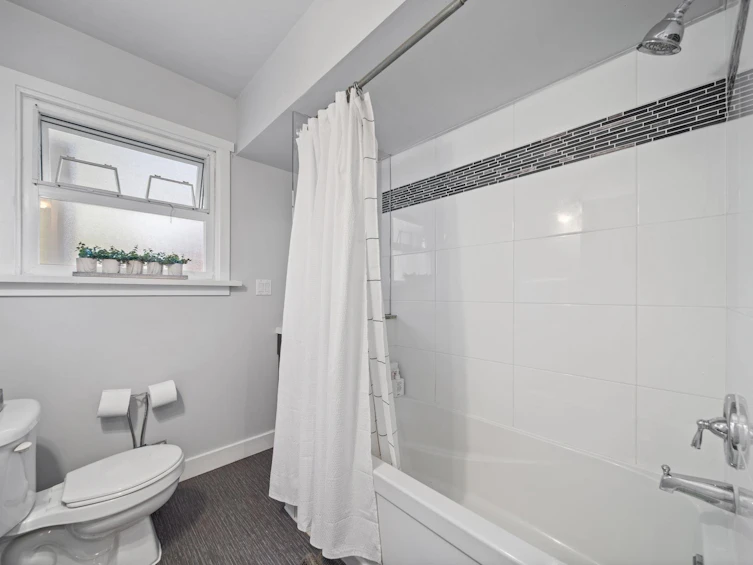 306 Ninth Avenue, New Westminster, BC, V3L 2A1 - 11