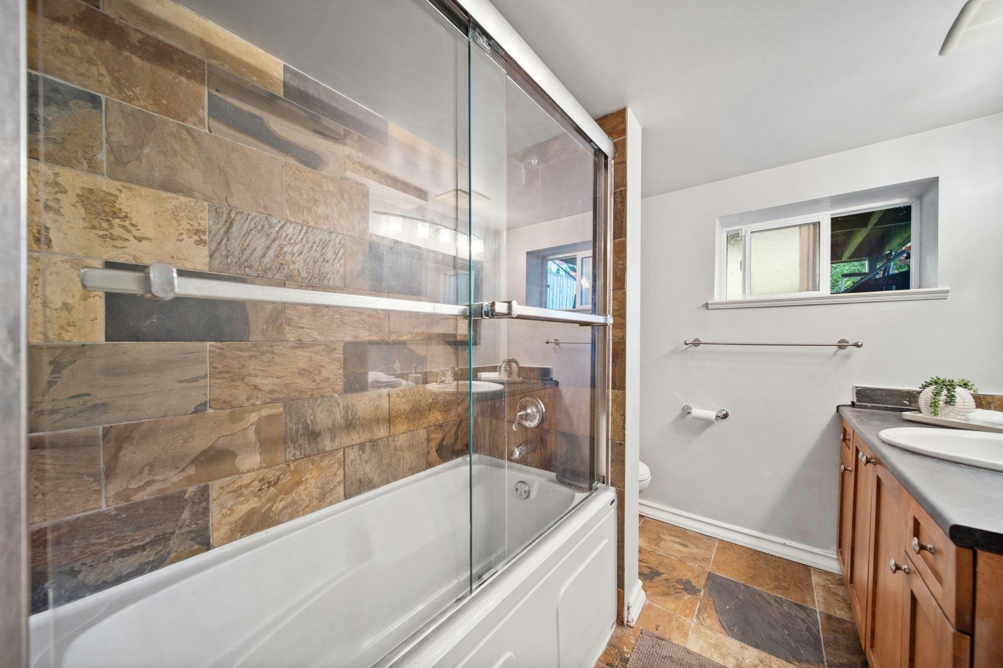 306 Ninth Avenue, New Westminster, BC, V3L 2A1 - 24