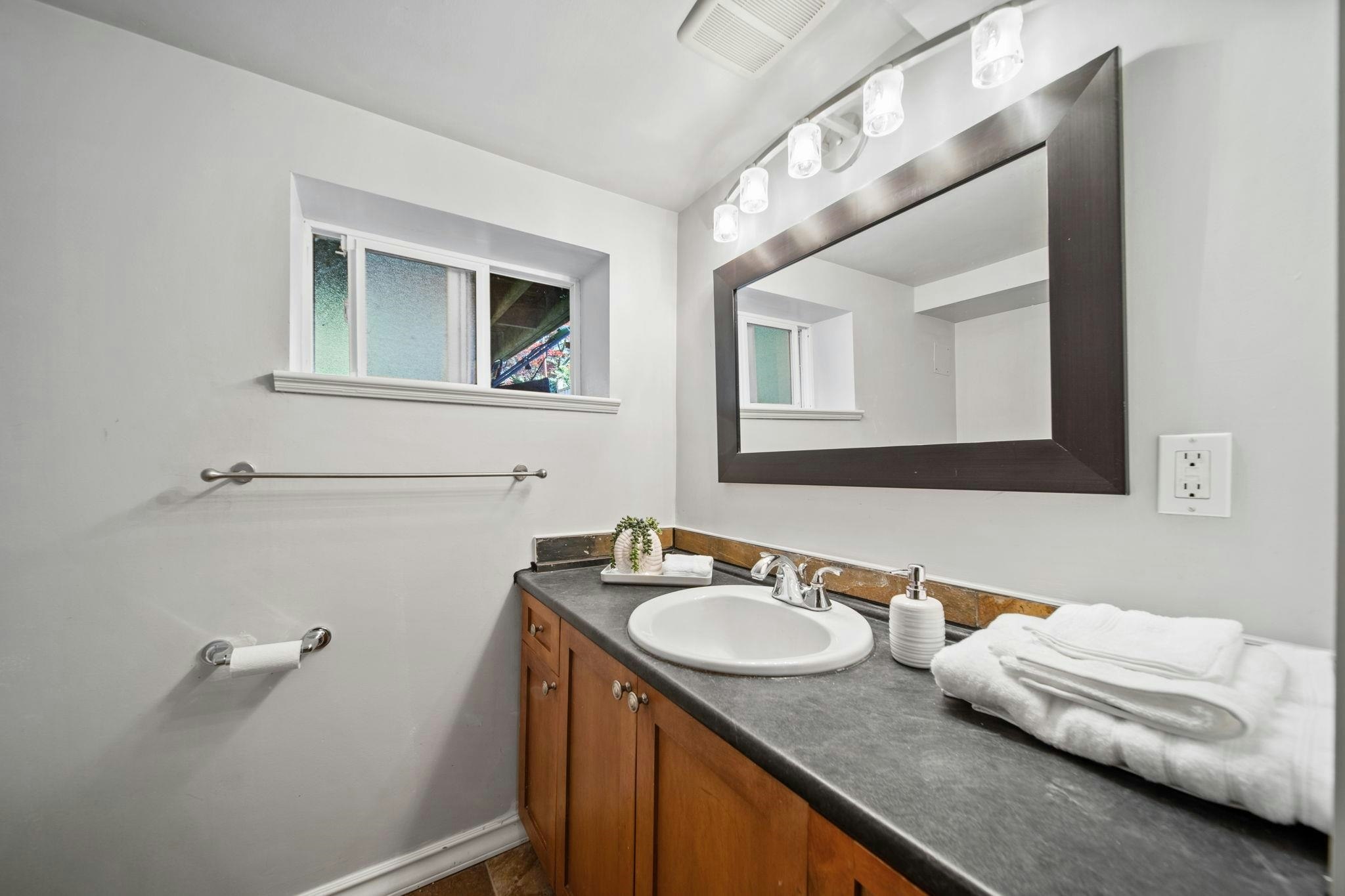 306 Ninth Avenue, New Westminster, BC, V3L 2A1 - 23