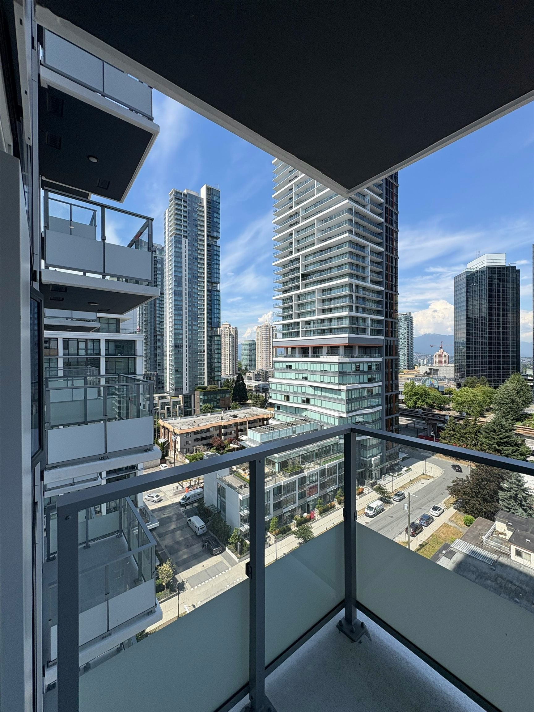 XX-6608 Sussex Avenue, Burnaby, BC, V5H 0M3 - 8