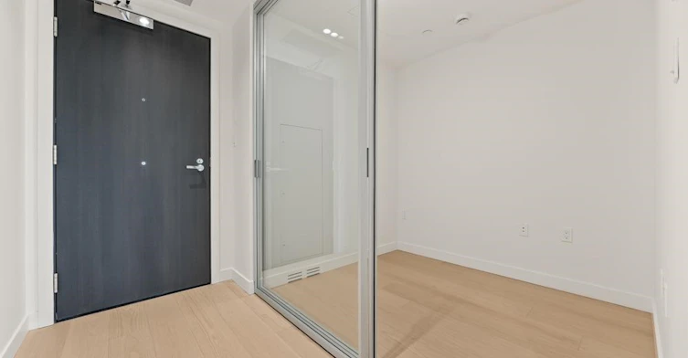501-785 Hourbour Way, North Vancouver, BC, V7P 0G3 - 2