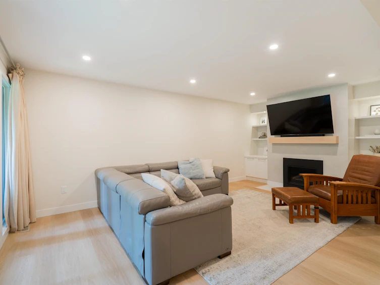 1139 Heritage Boulevard, North Vancouver, BC, V7J 3G8 - 3