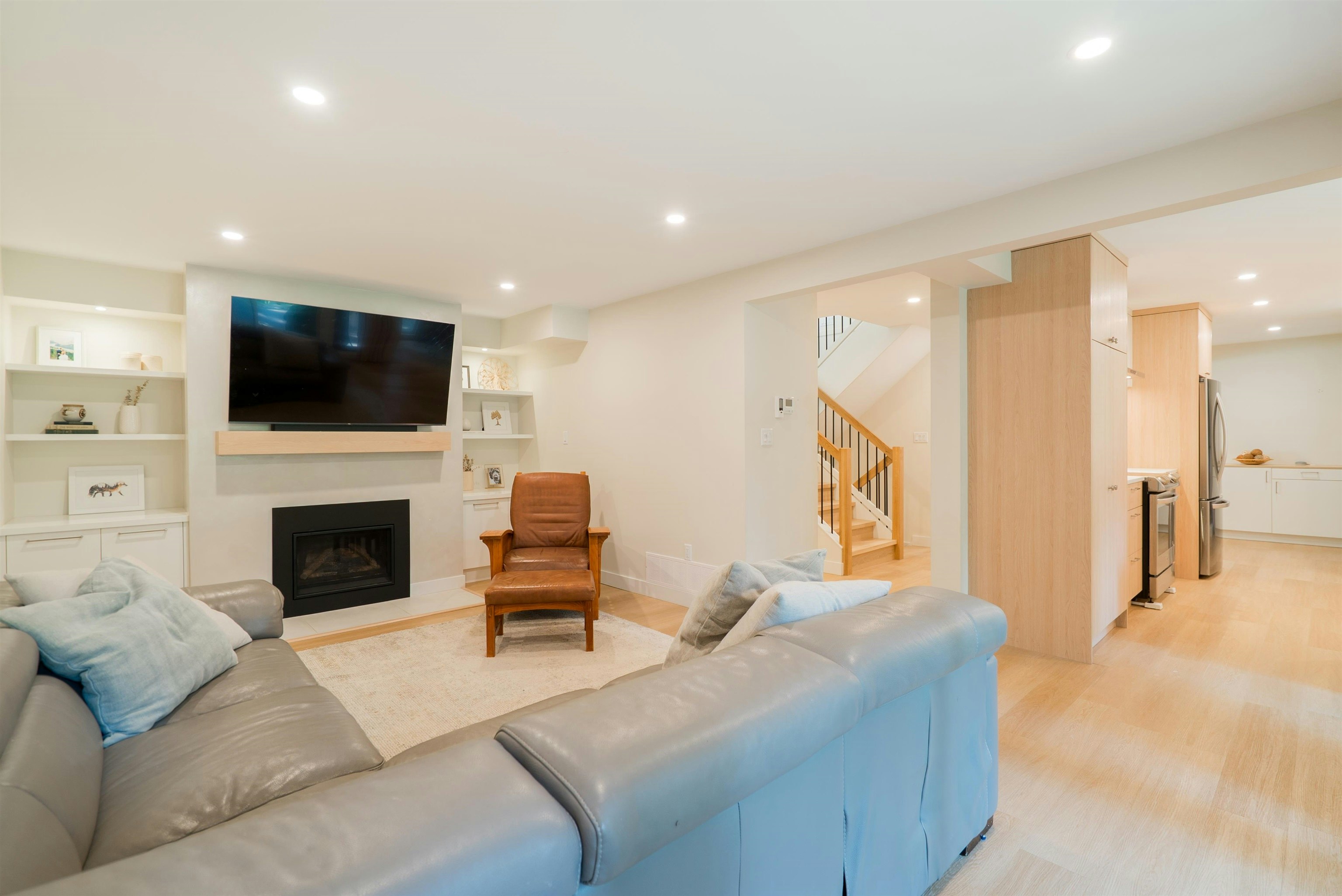 1139 Heritage Boulevard, North Vancouver, BC, V7J 3G8 - 5