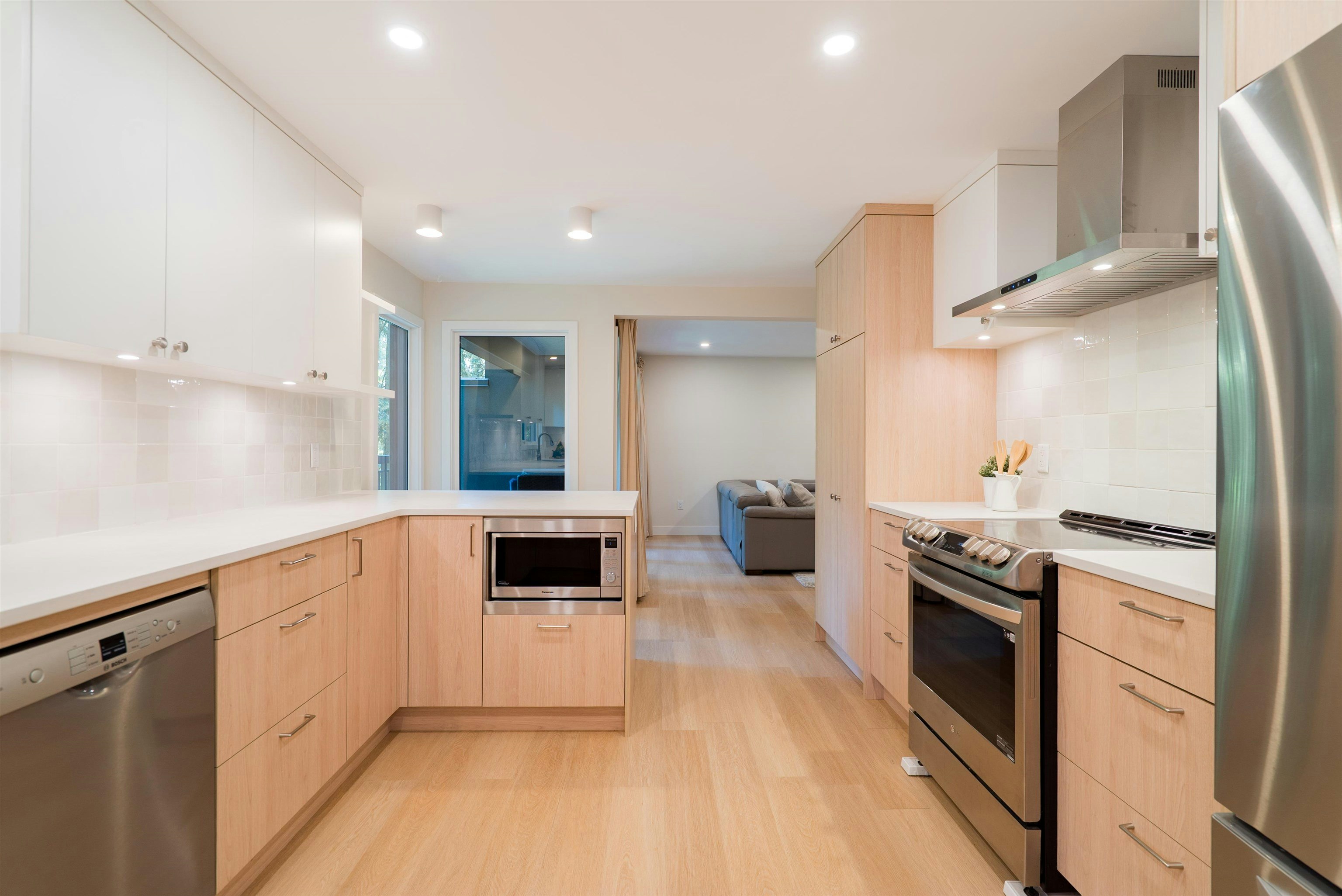 1139 Heritage Boulevard, North Vancouver, BC, V7J 3G8 - 14