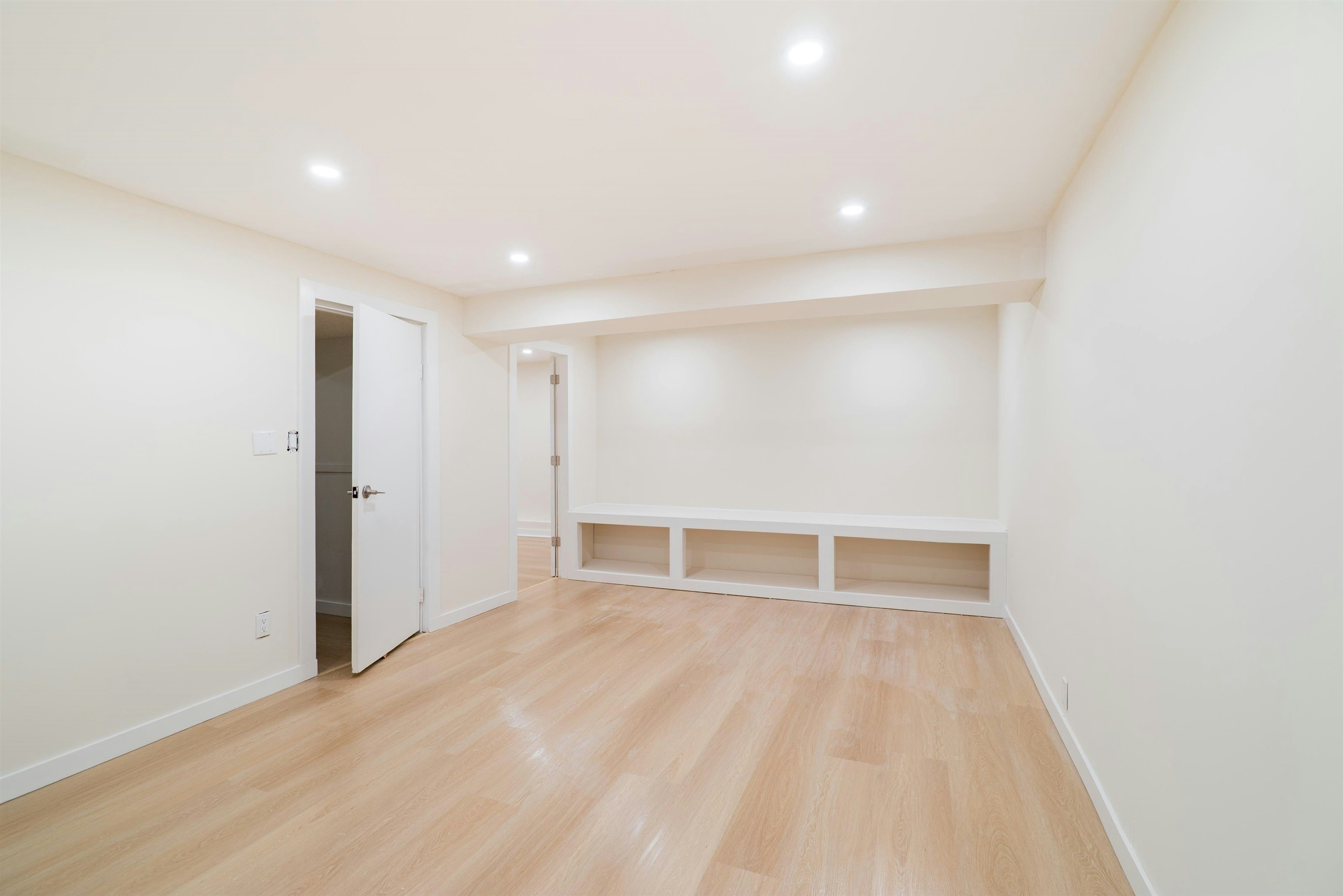 1139 Heritage Boulevard, North Vancouver, BC, V7J 3G8 - 32