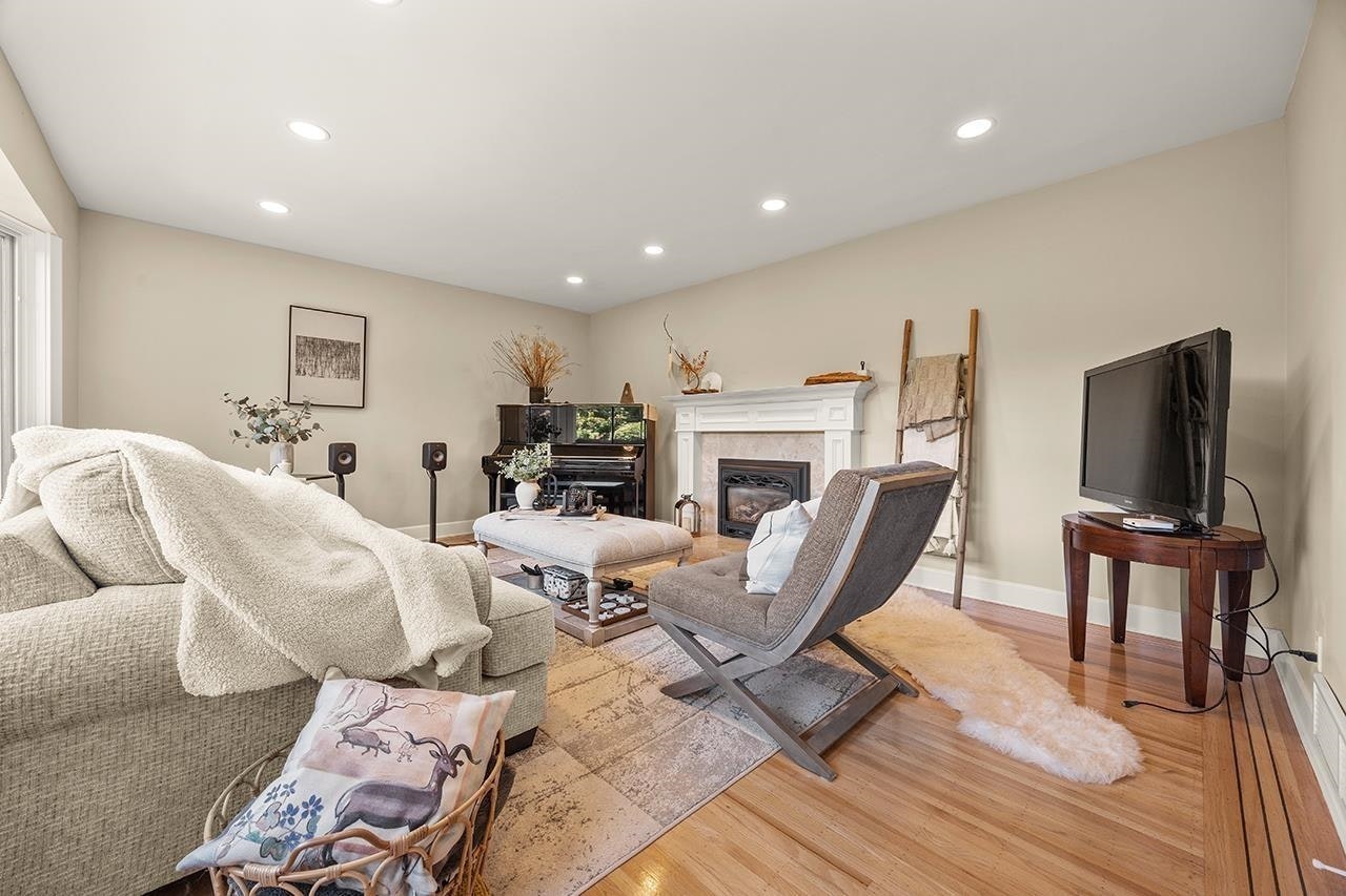 7488 Whelen Court - 5