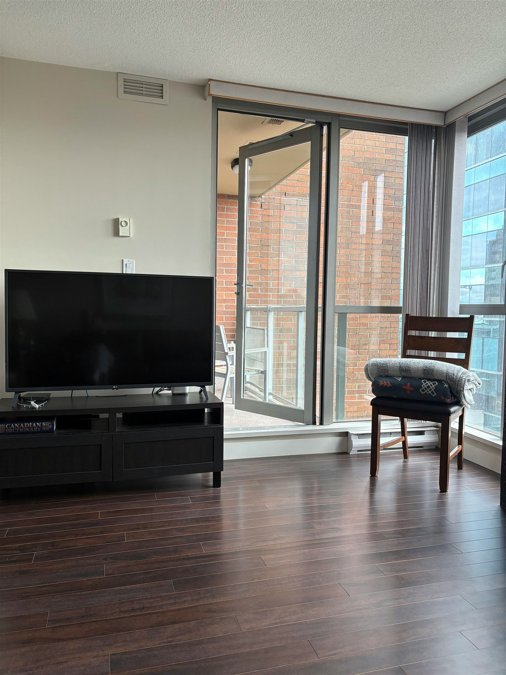 707-1575 W 10th Avenue, Vancouver, BC, V6J 5L1 - 7