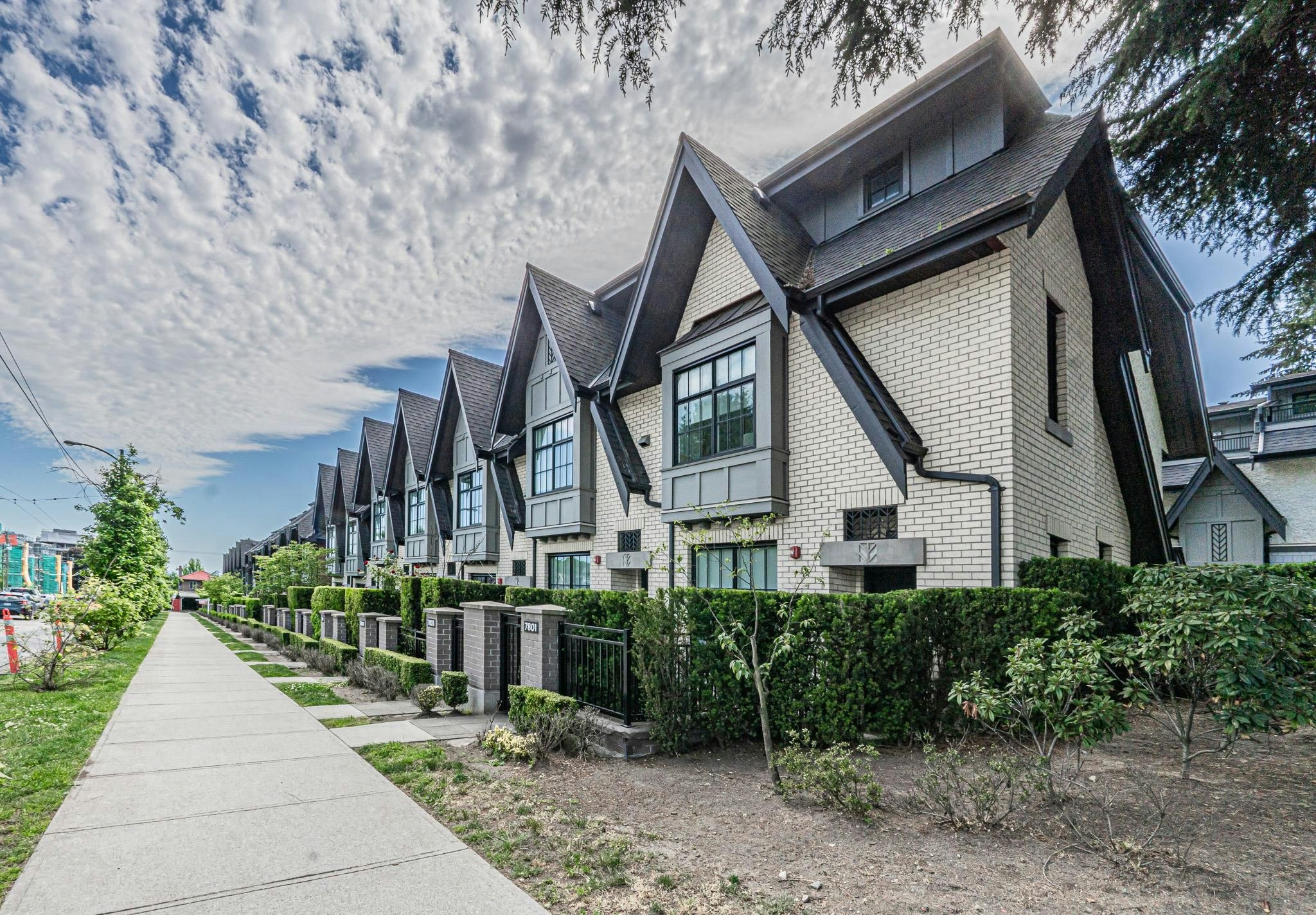 7903 Oak Street, Vancouver, BC, V6P 4A6