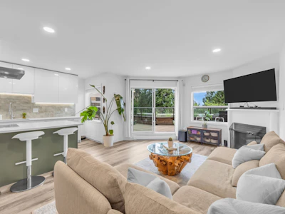 604-1500 Ostler Court - 5