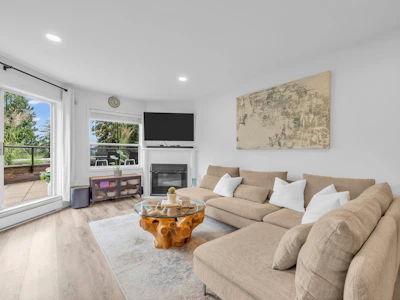604-1500 Ostler Court - 4