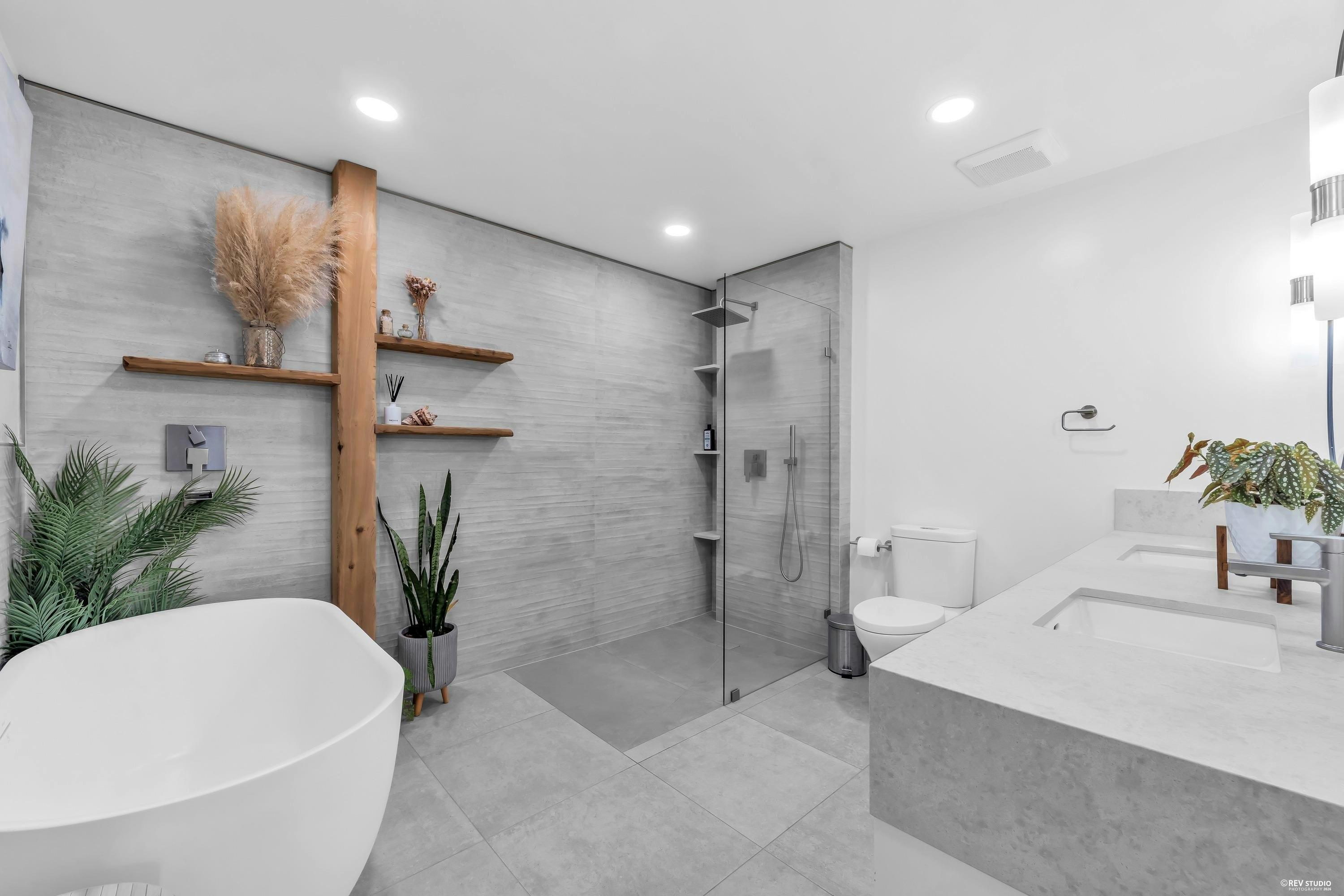604-1500 Ostler Court, North Vancouver, BC, V7G 2S2 - 3
