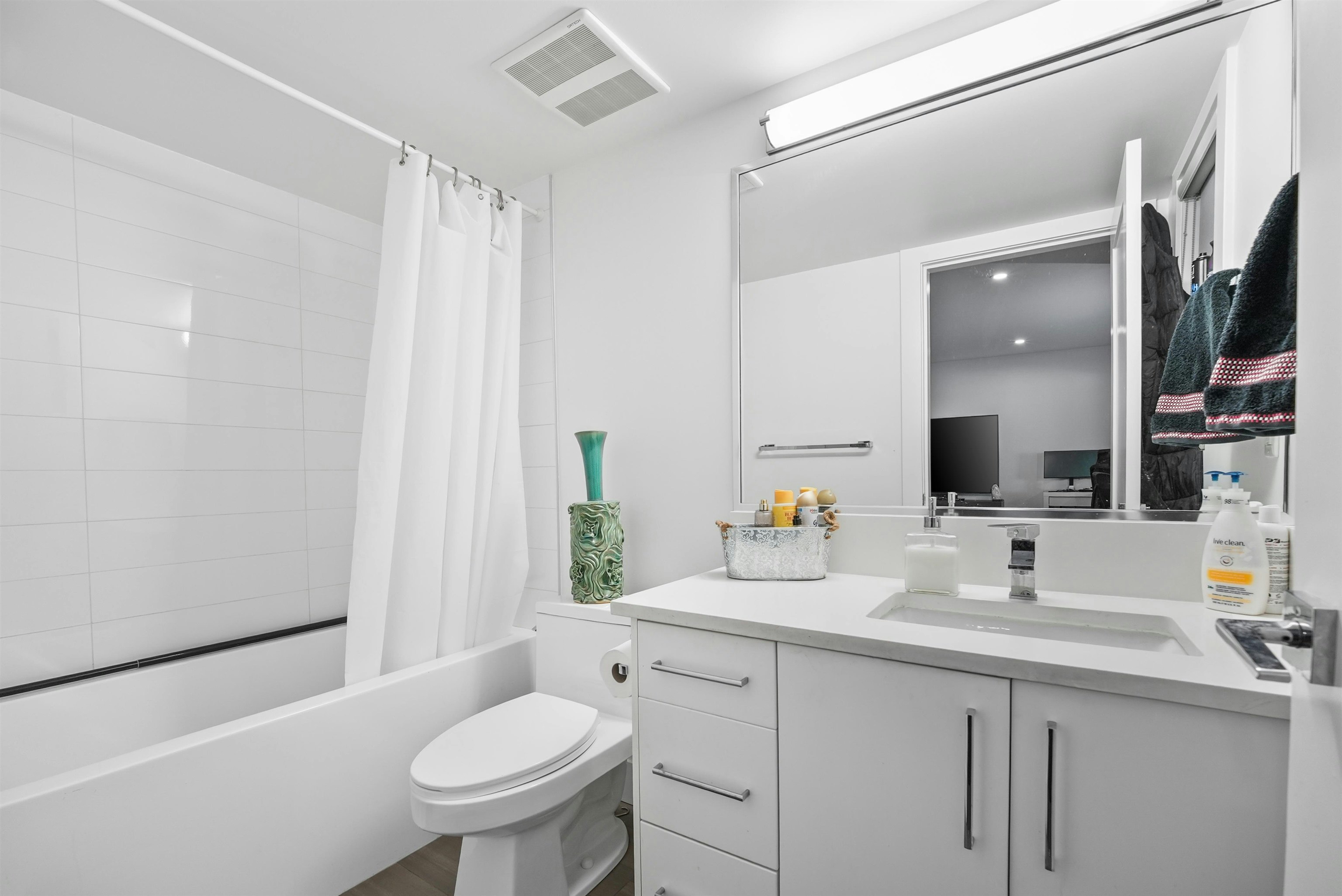 14-15177 60 Avenue, Surrey, BC, V3S 7B3 - 19