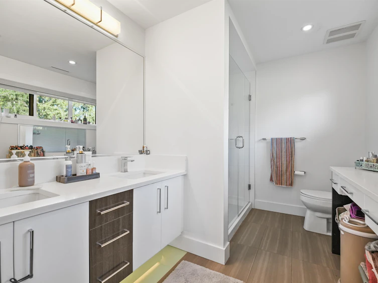 14-15177 60 Avenue, Surrey, BC, V3S 7B3 - 14