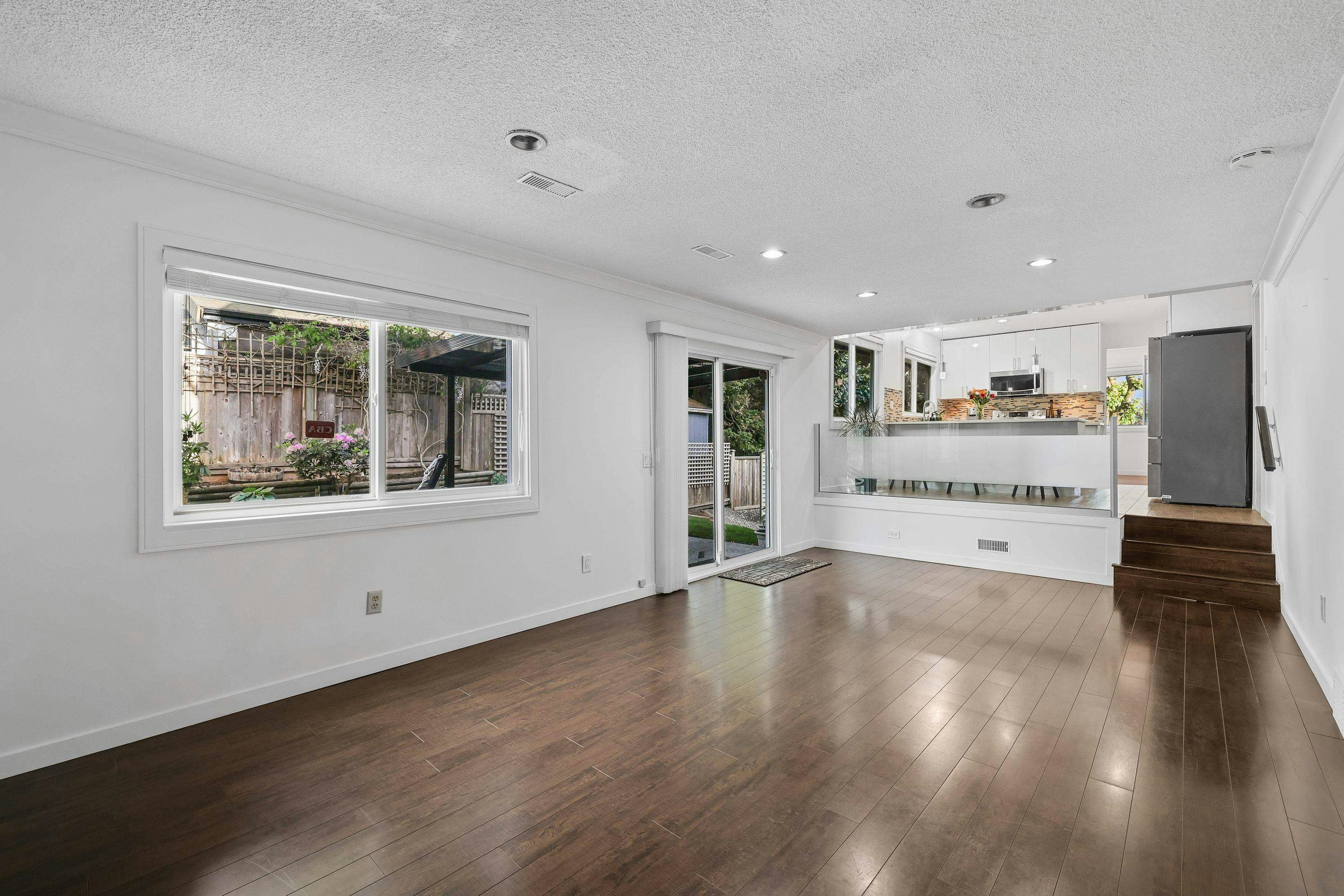 10421 Santa Monica Drive, Delta, BC, V4C 1P8 - 10