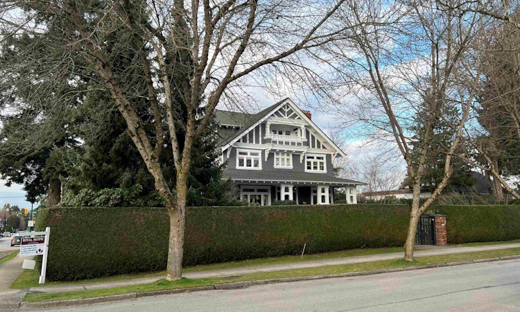 1799 Cedar Crescent