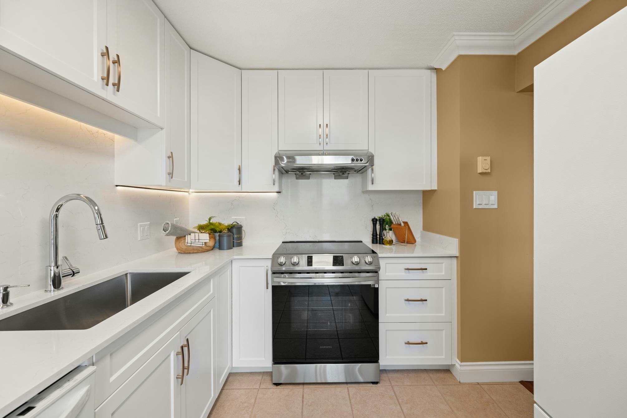 1704-612 Sixth Street, New Westminster, BC, V3L 5V2 - 7