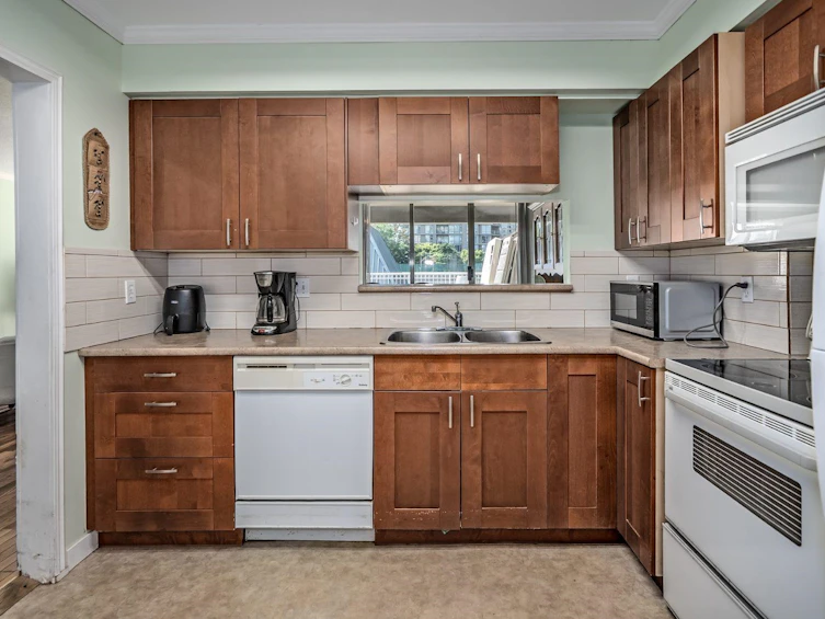 206-1180 Pinetree Way, Coquitlam, BC, V3B 7L2 - 5