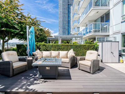 610-988 Quayside Drive - 3