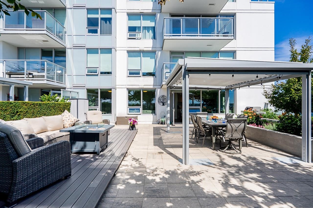 610-988 Quayside Drive - 2