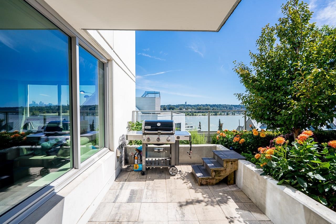 610-988 Quayside Drive - 5